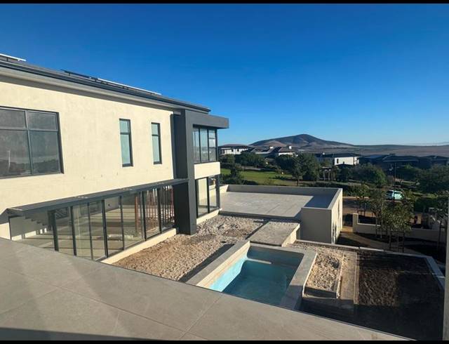 5 BEDROOM HOUSE FOR SALE IN CLARA ANNA FONTEIN